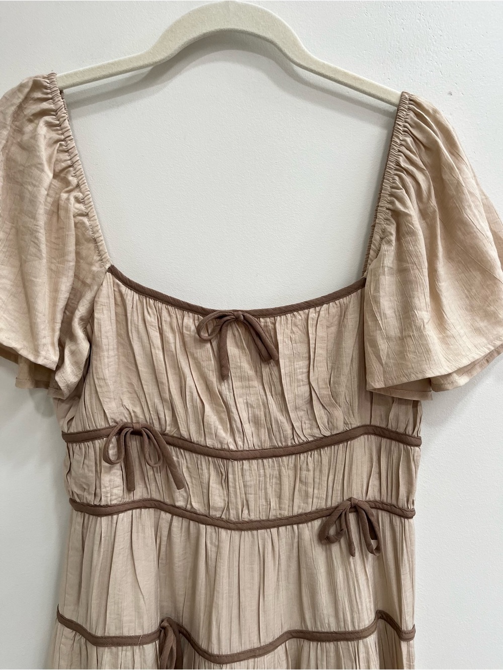 Storia monochromatic tan brown tiered midi dress all over bow details size small - Picture 4 of 13